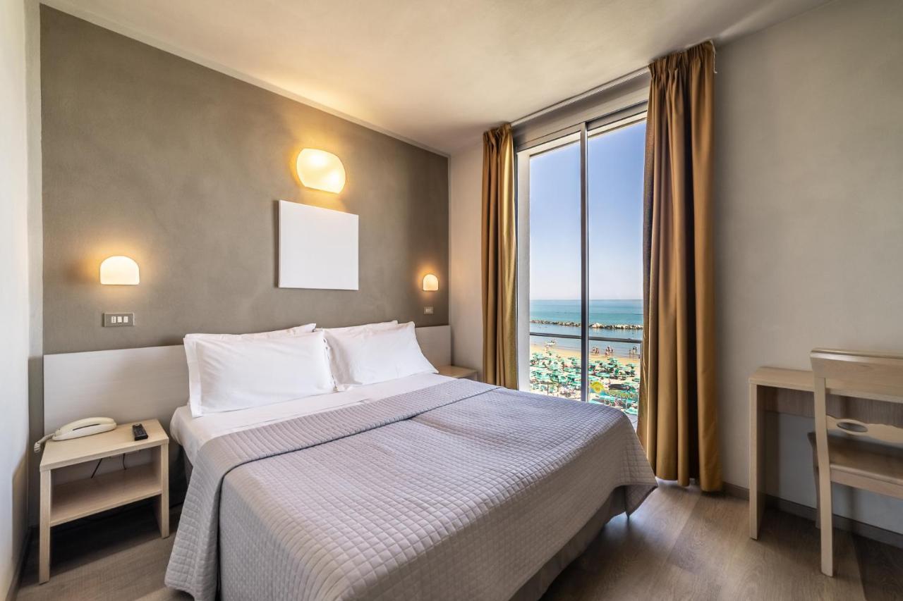 Hotel Columbia Bellaria-Igea Marina Exteriör bild